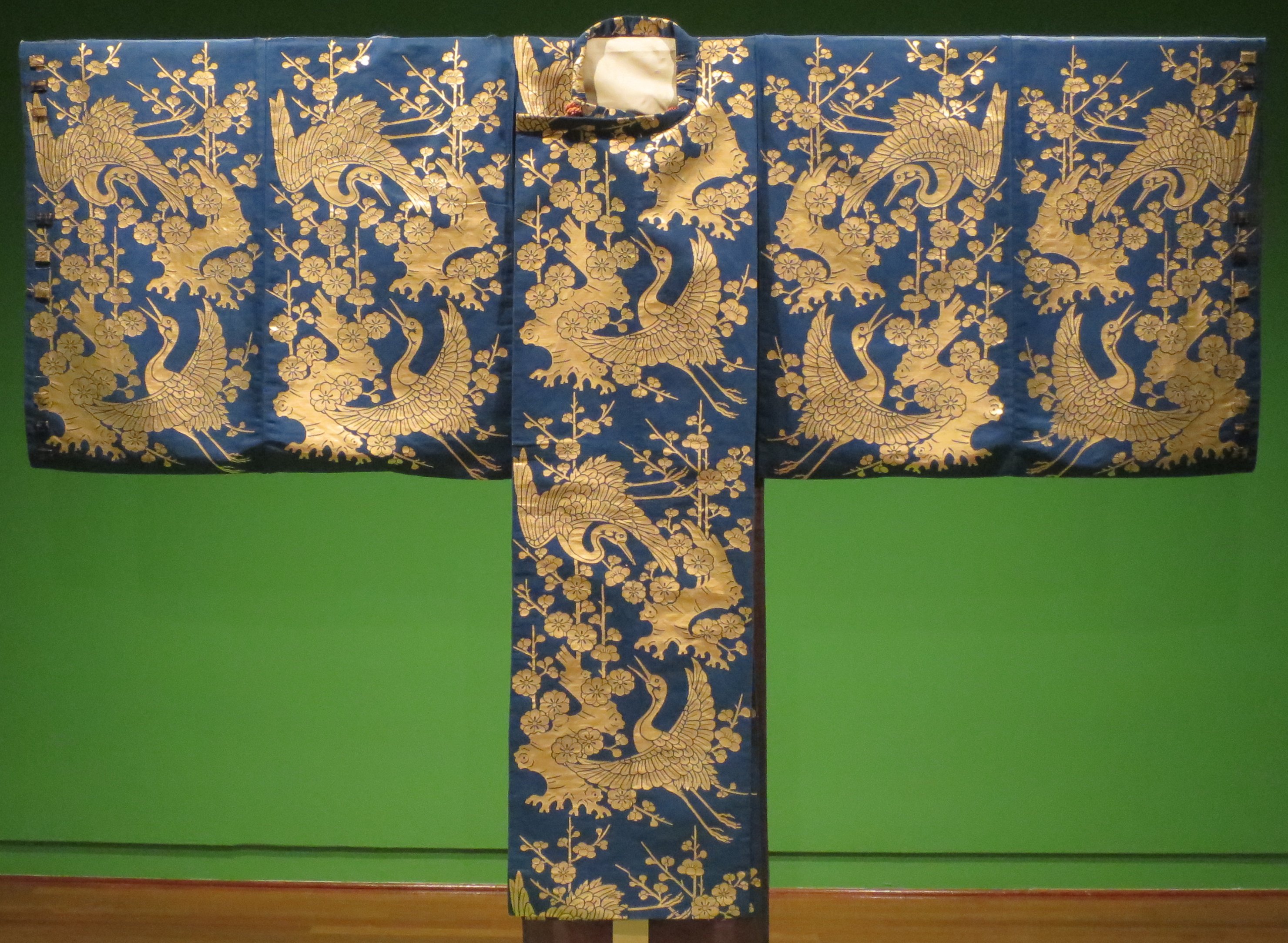 blogModacad--kimono-olimpiadas-Noh_robe_for_man-s_role_-kariginu-_from_Japan-_Honolulu_Museum_of_Art_2557